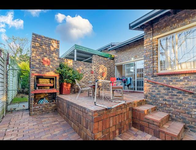 3 BEDROOM CLUSTER FOR SALE IN FERNDALE